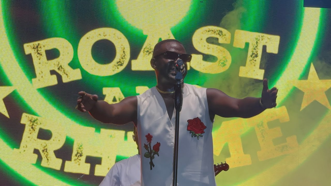 Aaronx Shuts Down Roast and Rhyme with an Epic Live Show