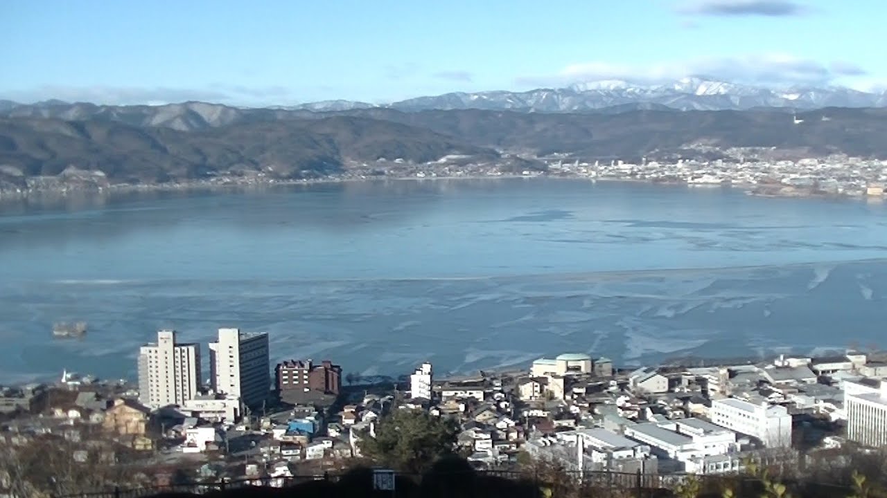諏訪湖の御神渡り