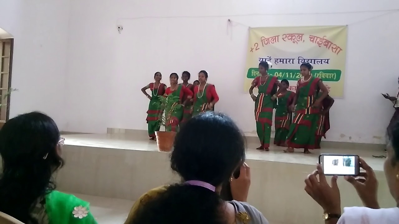 New santhali dance 2018 zila +2 school chaibasa smart girls group