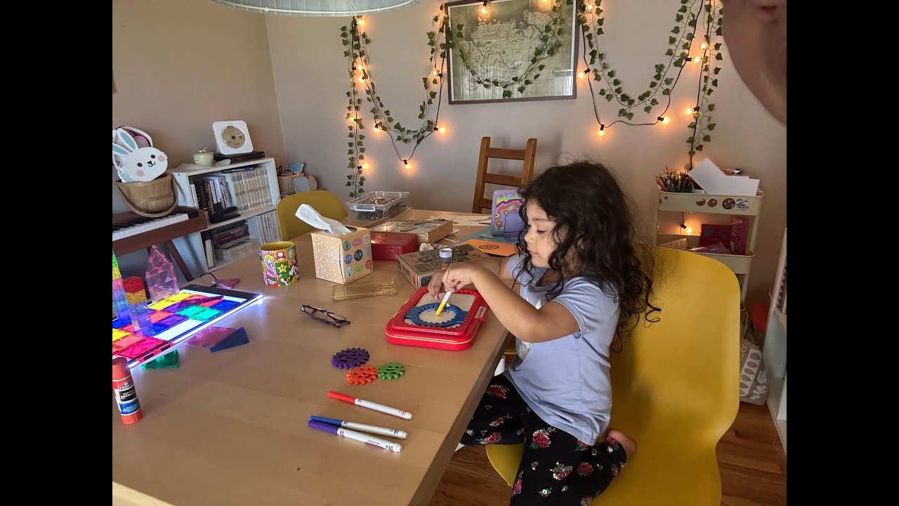 REVIEW| Watch My Toddler Make Art The Easy Way! | Spirograph Jr. — Jumbo Sized Gears Classic Retro