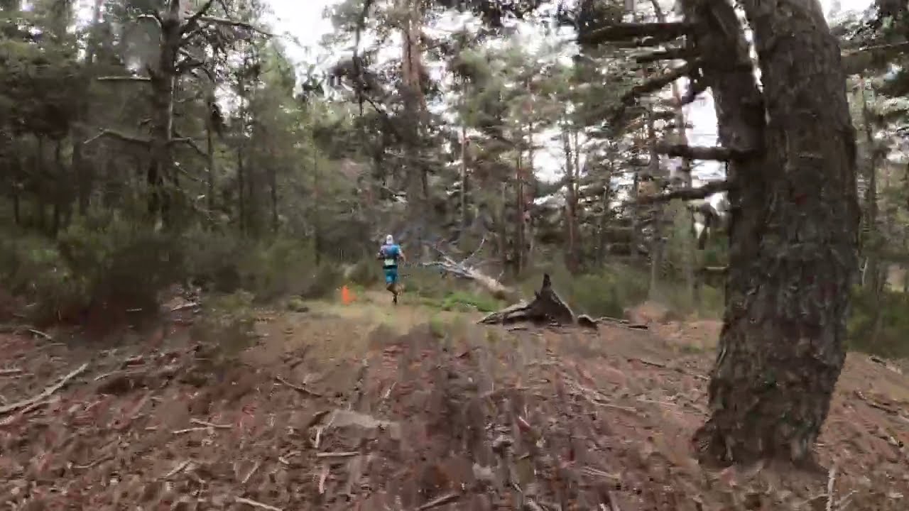 Lorenzo Beltrami liderando el desafio urbion en el km 25 frente a Alain santamaria