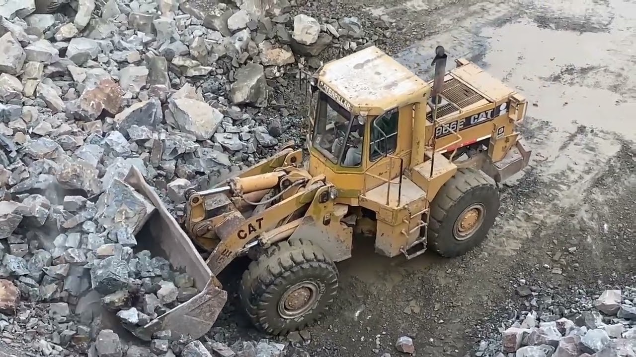 Powerful Caterpillar Machine Loading Massive Rocks!Heavy Equipment in Action – Caterpillar Loading