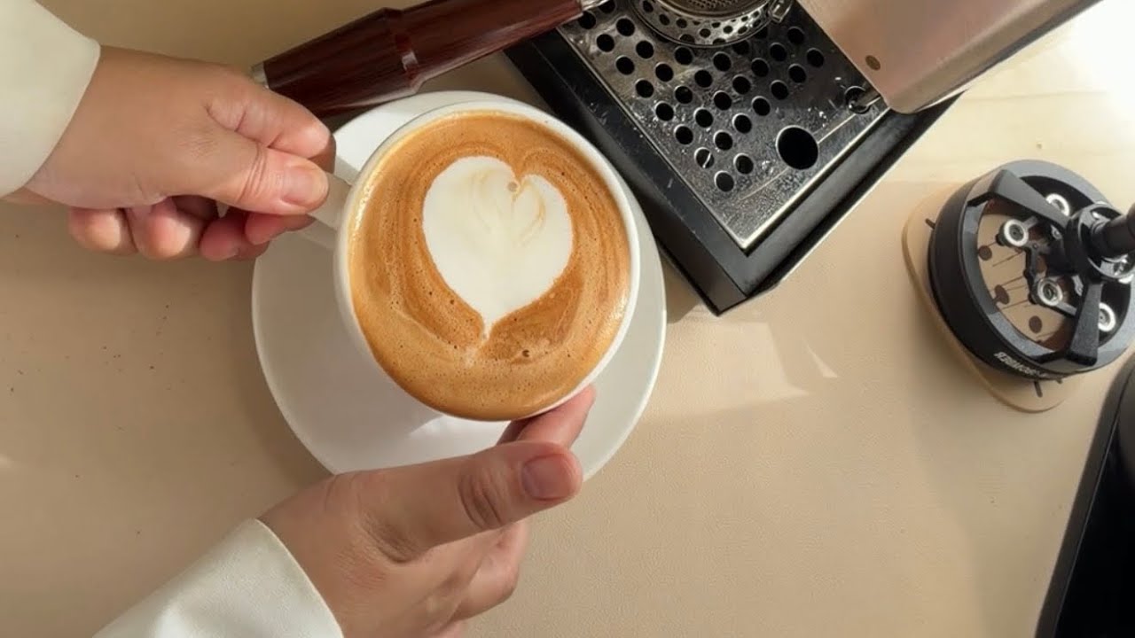 This Moment｜Making Coffee .25        Long take. Little editing. Just quiet.