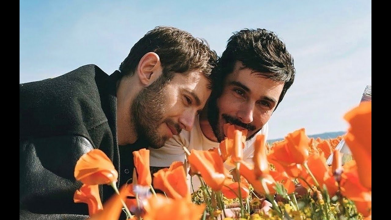'Pretty Little Liars' Star Julian Morris Marries Longtime Boyfriend