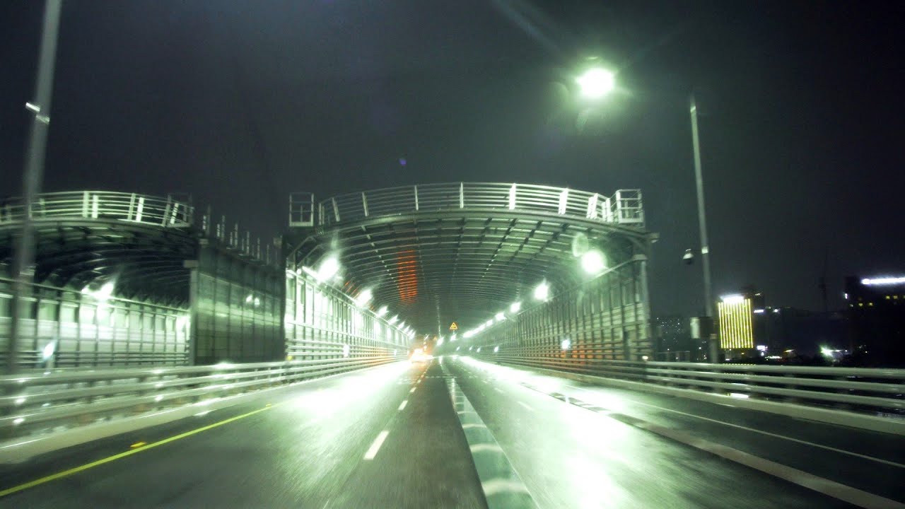 Driving at Night in the Rain in Seoul Korea (No Talking, No Music)