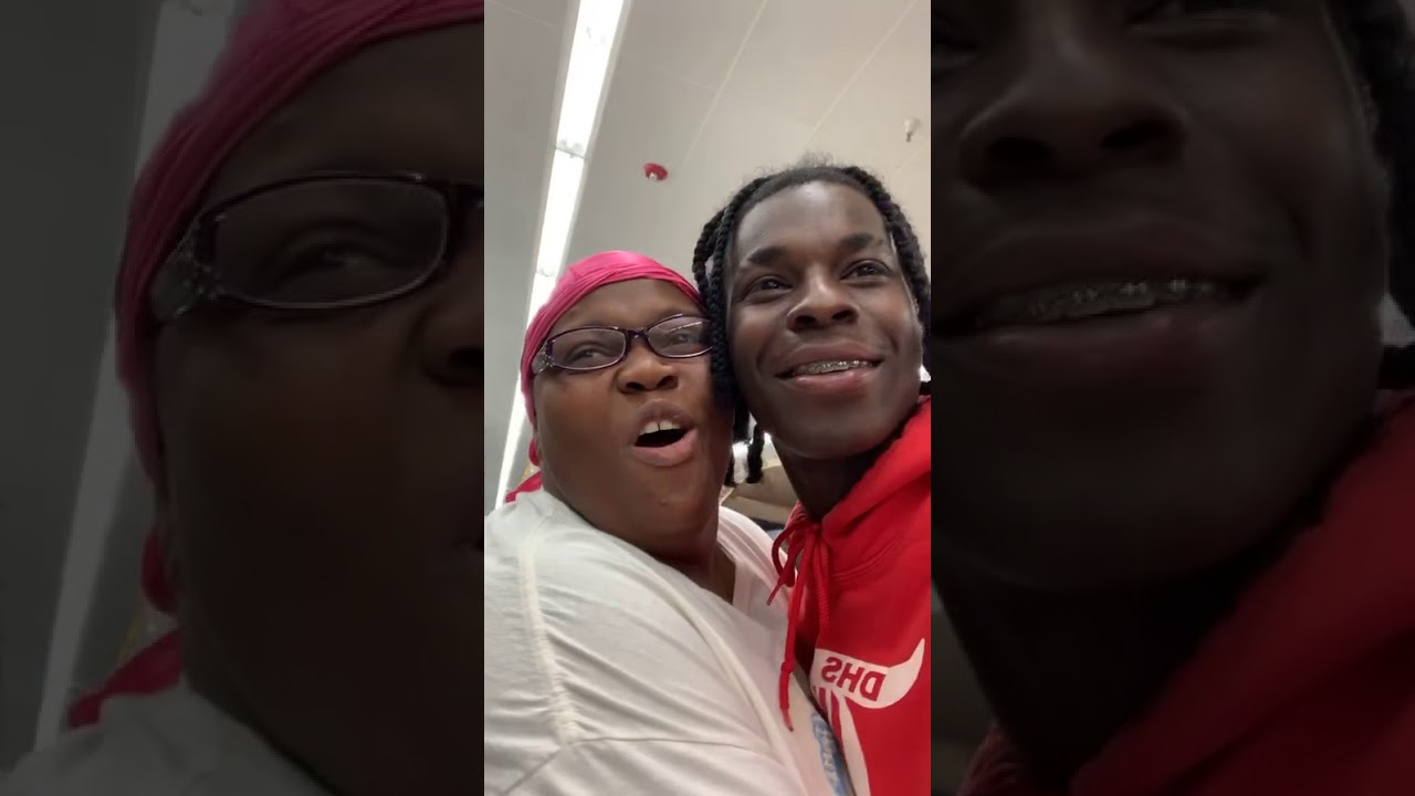 Babyjames & His Momma Play Fight In Walmart With Choppa 😂😂😂