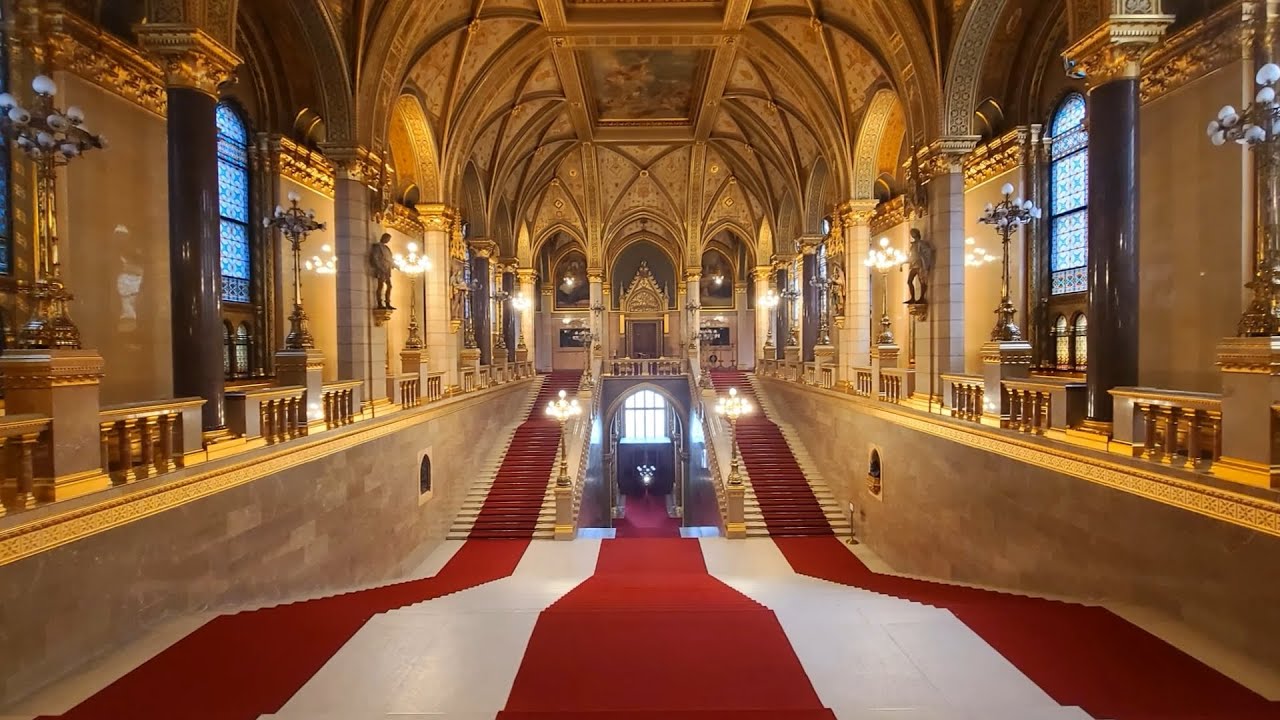HUNGARY BUDAPEST SOVIET WAR MEMORIAL & INSIDE THE PARLIAMENT, BUILDING, NOV_202025