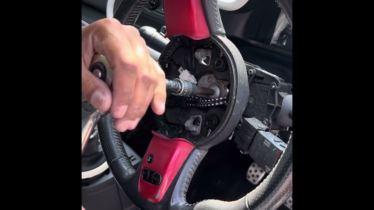 How to remove steering wheel and airbag on a 2015 Renault twingo