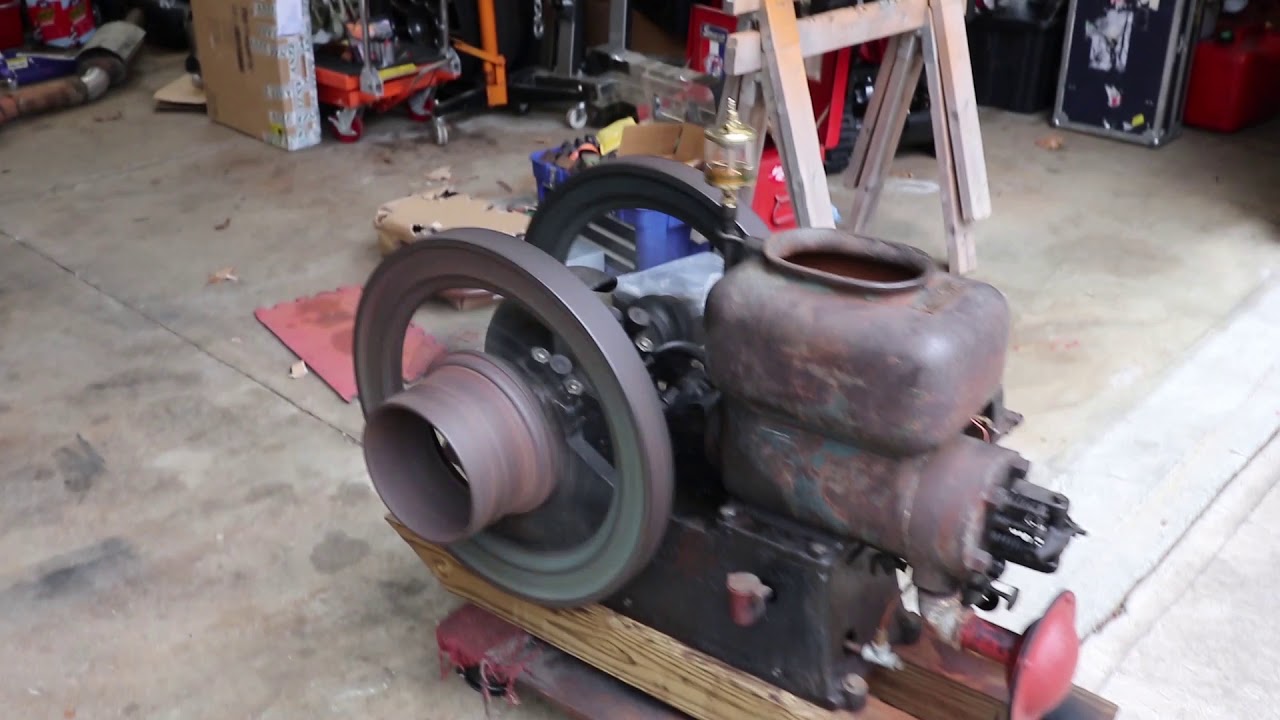 Antique Saxon (Hercules) hit and miss engine running