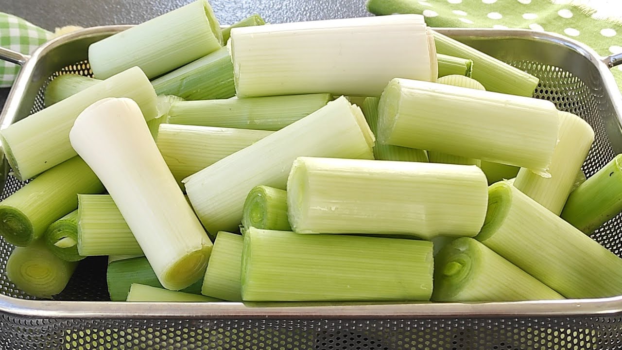 PIRASA ALDIĞIMDA HEMEN YAPIYORUM.YİYENLER BAYILIYOR.HAYATIMDA YEDİĞİM EN LEZZETLİ TARİF.