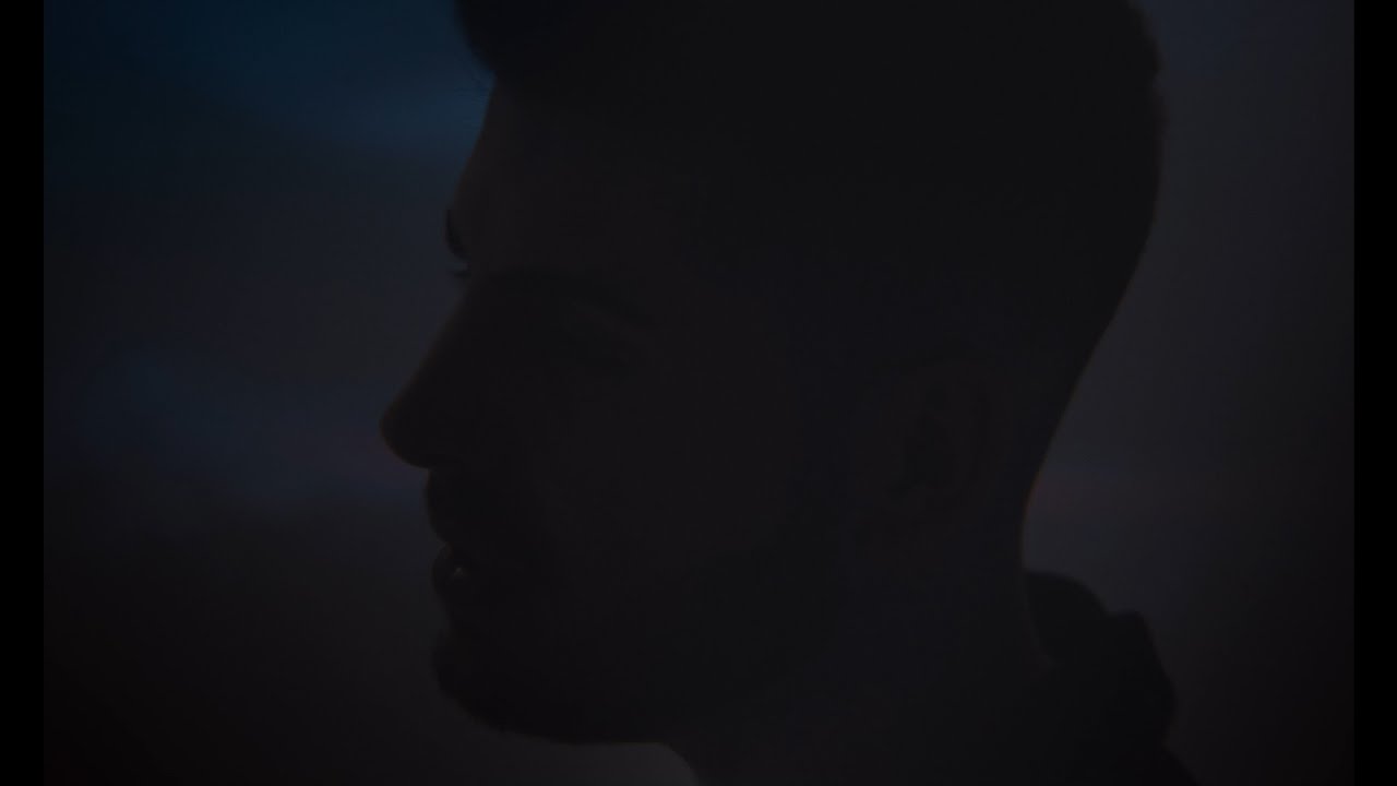 Kalenn - Ando por los suelos (Videoclip Oficial)