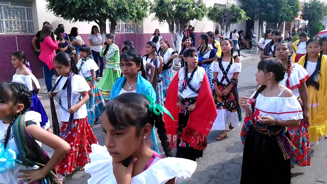Desfile C&iacute;vico Deportivo en Zacoalco