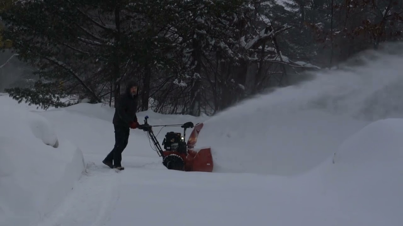 TORO Power MAX 828 snowblower