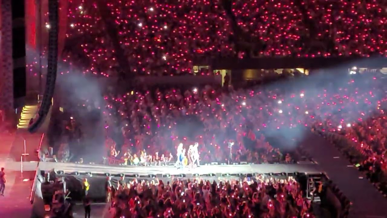 Jonas Brothers and Jesse McCartney- Beautiful Soul- Greetings From Your Hometown Tour