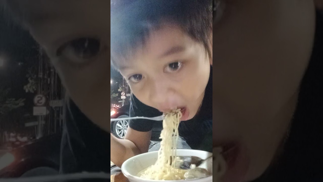 Eating boiled noodles mukbang asmr |With Sinyo| (No Talking
