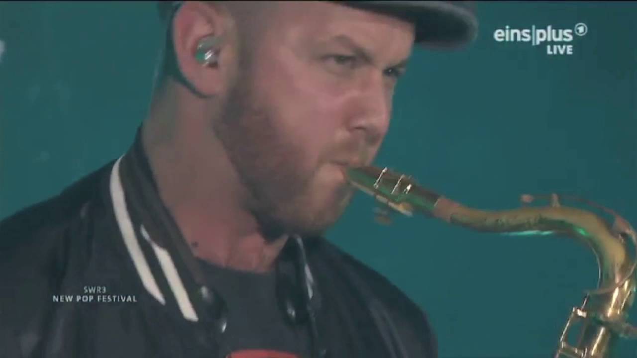 Matt Simons - Fall in Line ( at New Pop Festival 2016 )