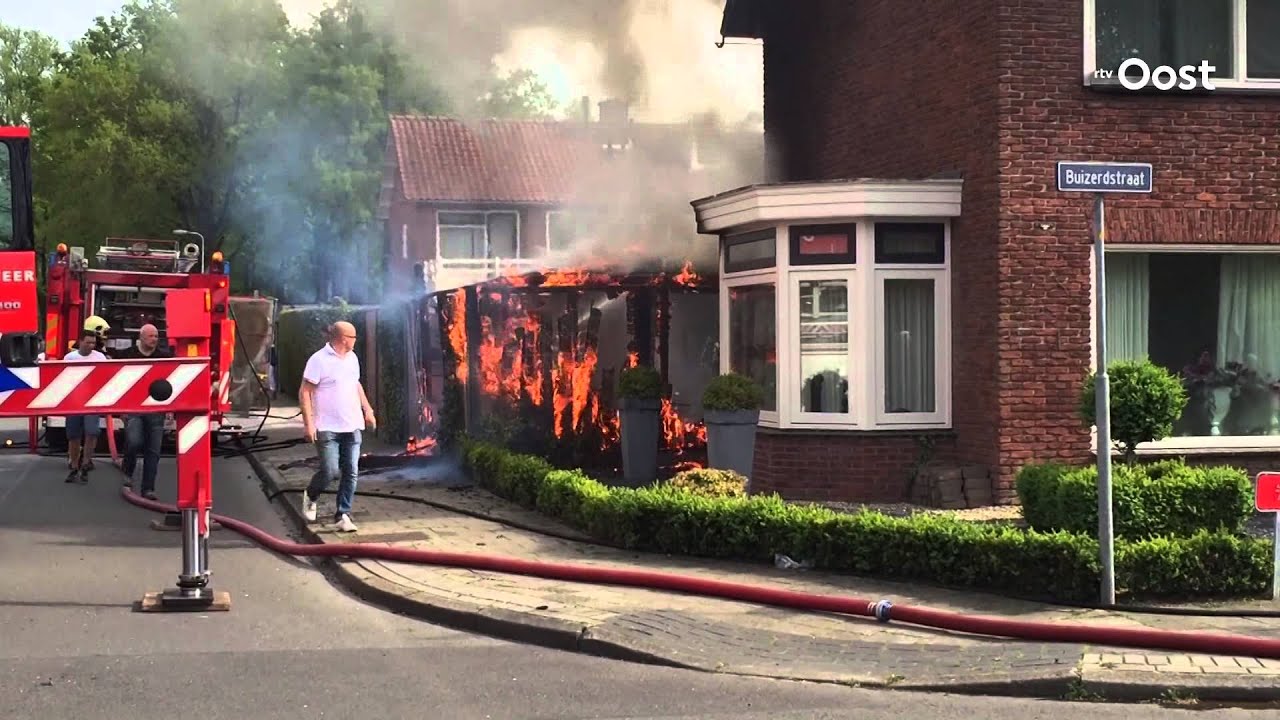 Brand in tuinhuisje overgeslagen naar woning in Oldenzaal
