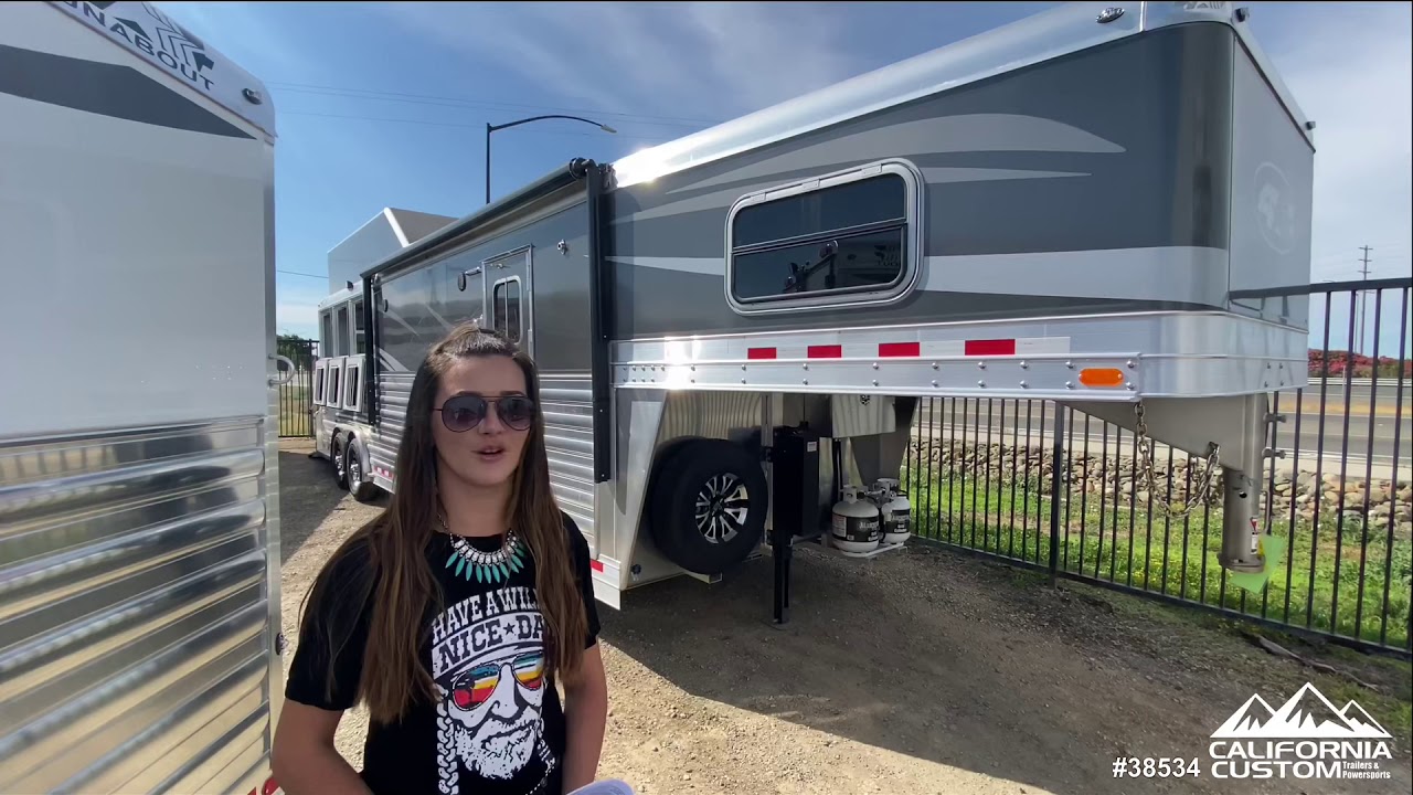 4-Star Living Quarters Horse Trailer