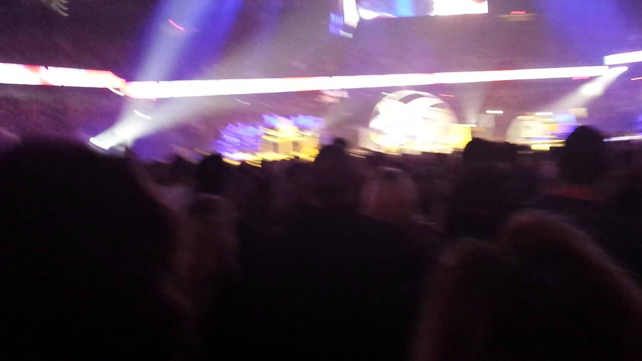 Garth Brooks with Trisha Yearwood World Tour Chicago 07 Ain't Going Down Till the Sun Comes Up