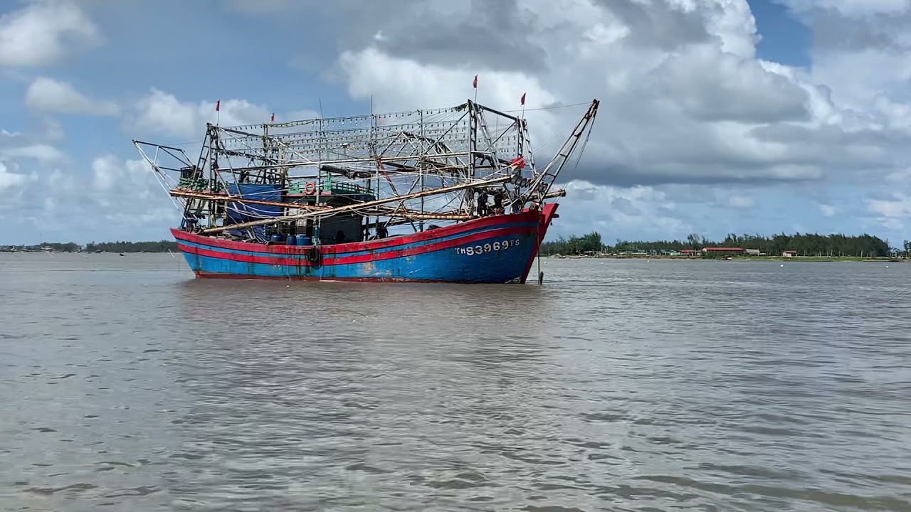 Mạnh chụp dự &aacute;n 13 tỉ Thanh Ho&aacute; ra khơi sau b&atilde;o