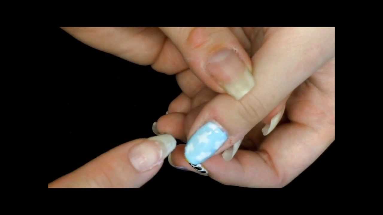 REPAIRING CHIPPED GEL POLISH (Sensationail)