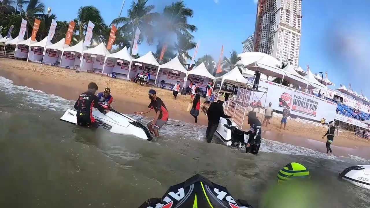 Big waves race with Yamaha SuperJet 2021 Kings cup