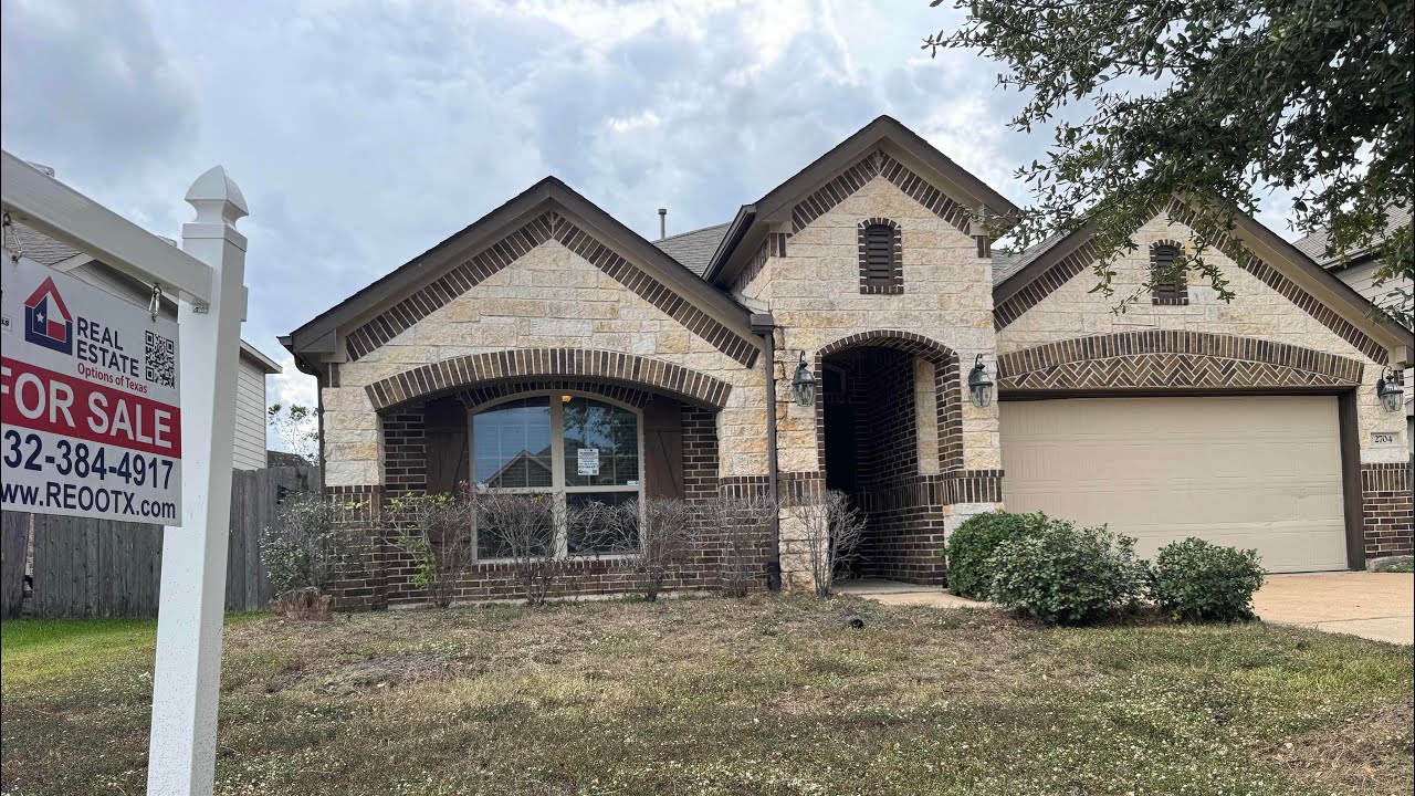 One of the best priced Pearland 3/4 bedroom home for sale