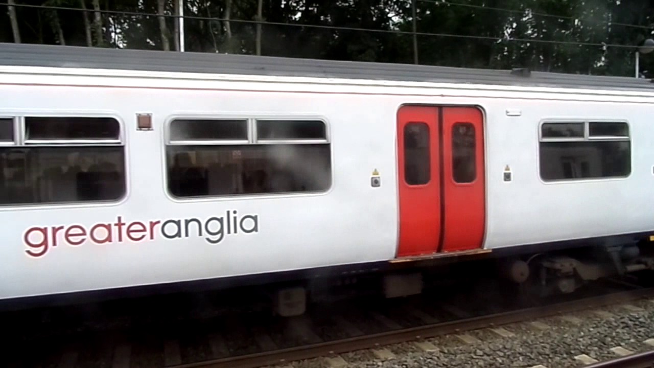 Trains at Cheshunt again 15/7/17