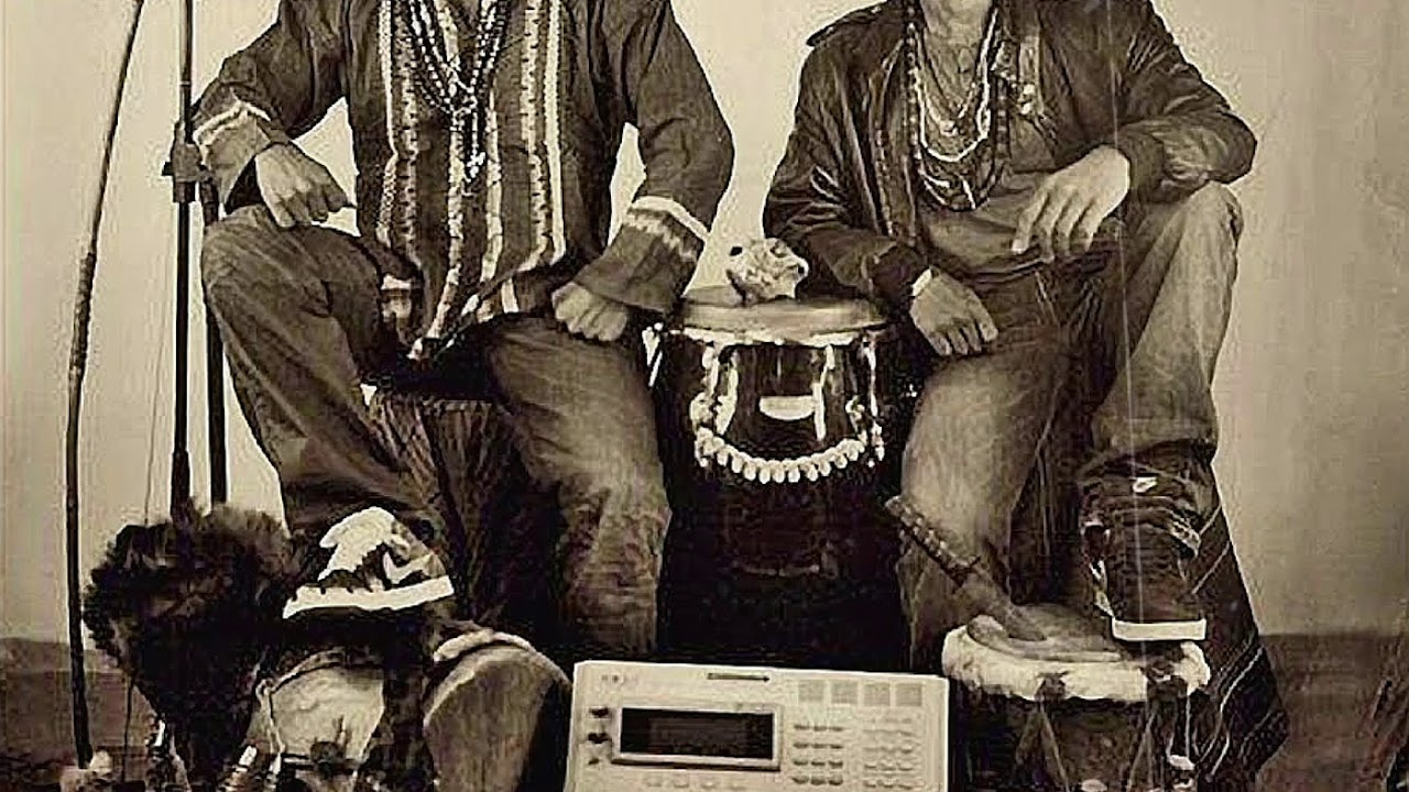 Tres Coronas - Más Salvaje (Audio Oficial)