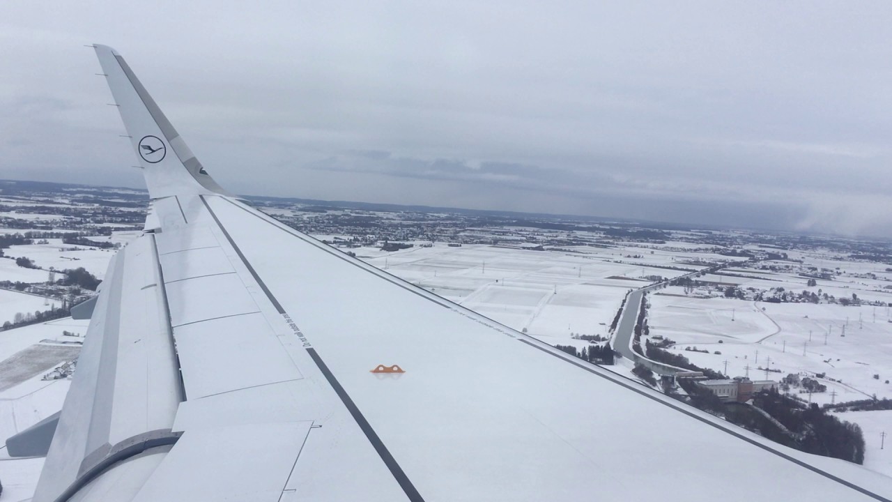 Landing at Munich Airport (MUC) - Lufthansa LH2505 reg D-AIUX A320