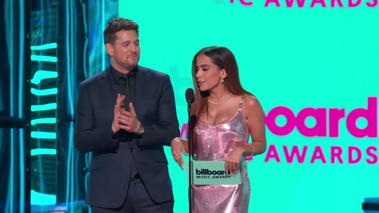 Anitta and Michael Bublé Present Top Country Duo / Group - BBMAs 2022