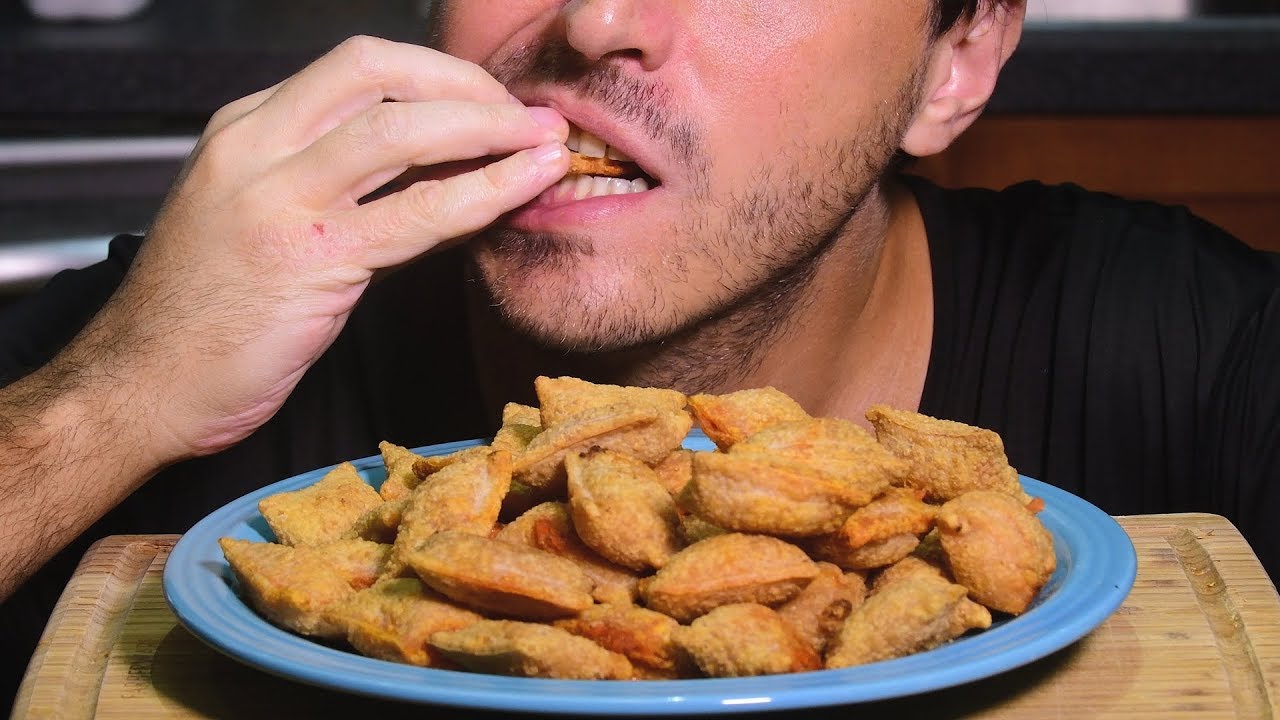 ASMR 40 Extra Crispy Pizza Rolls + Ranch (Extreme Crunchy Sounds) NO TALKING 먹방 | Nomnomsammieboy