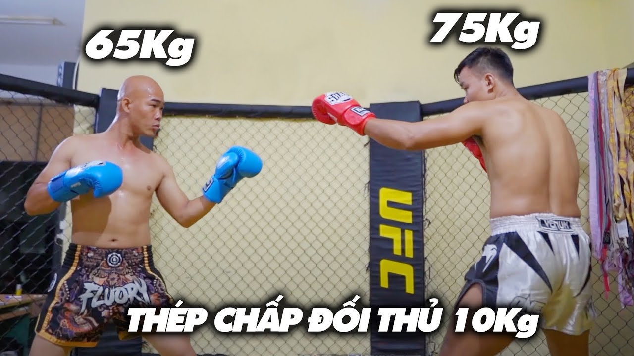 CÚ ĐẤM THÉP ĐẠI NÁO LỒNG SẮT , GIAO ĐẤU VỚI ĐỐI THỦ NẶNG KÍ