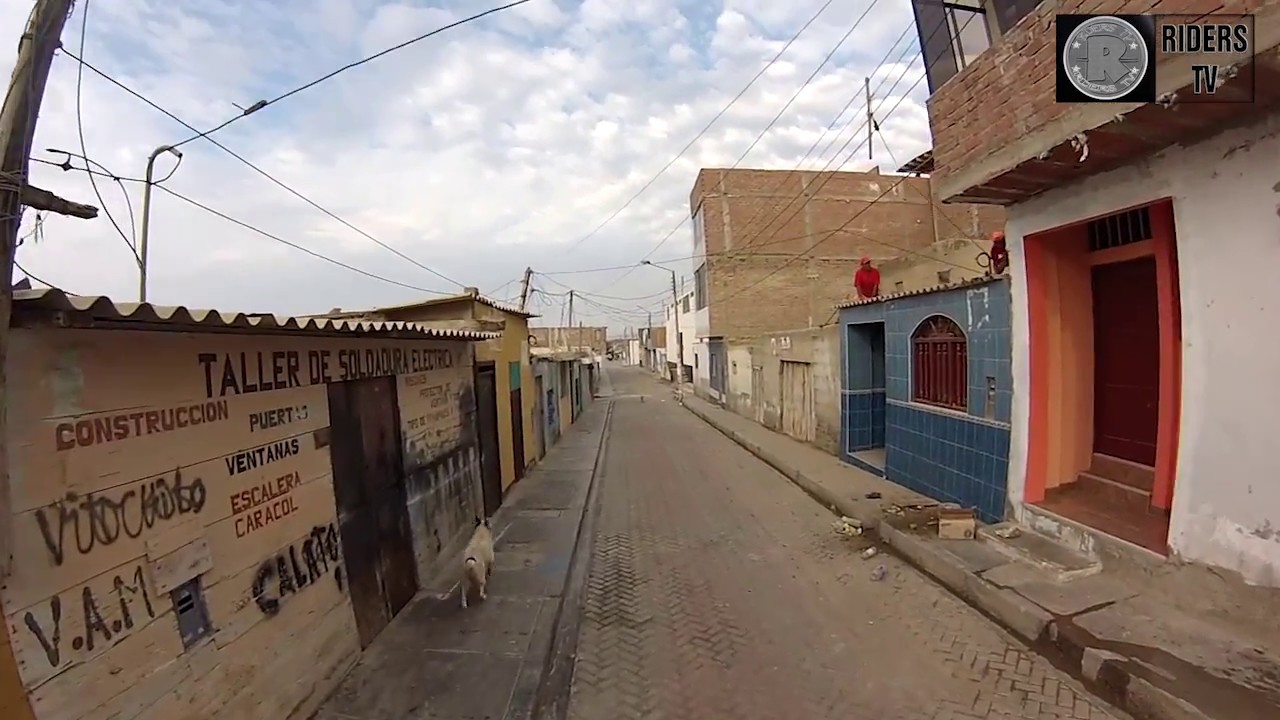 Recorriendo las calles de chicama(puerto malabrigo) Per&uacute;
