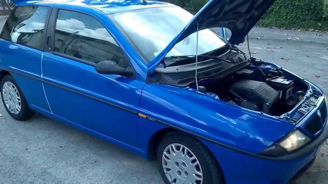 VENDO LANCIA Y 1.1 CC ELEFANTINO BLU...MOTORE NUOVO...PREZZO1800 €
