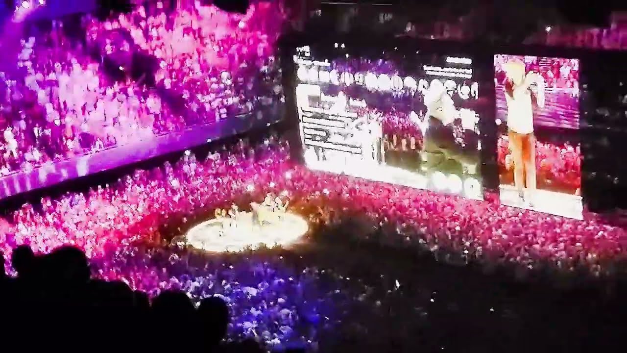 U2 Magnificent rare 1 time played on i+e. Ziggo Dome Amsterdam 13th Sept 2015 iNNOCENCE + eXPERIENCE