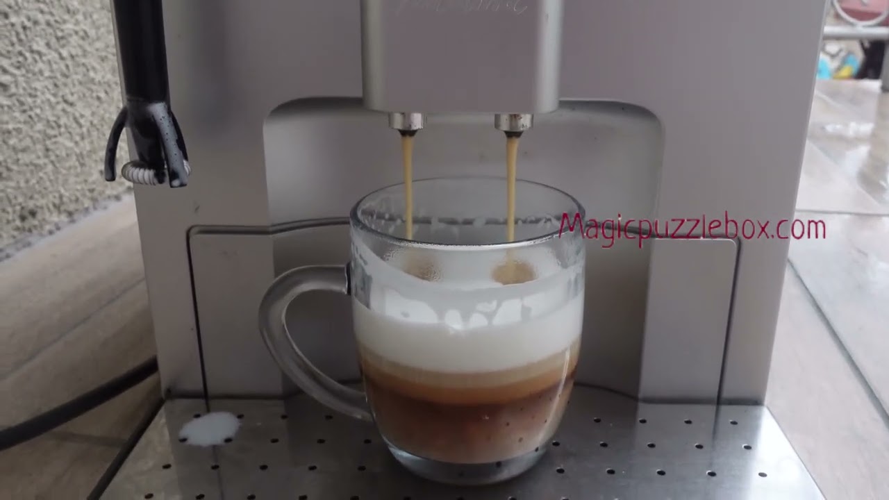 Making Latte Macchiato with Melitta Caffeo Bistro and tip for cleaning of milk nozzle