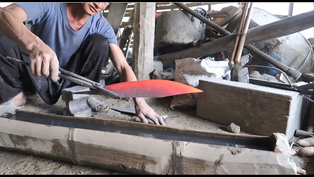 Cách Tôi Dao NGƯỢC Có Một Không Hai Của Người thợ Rèn HMONG