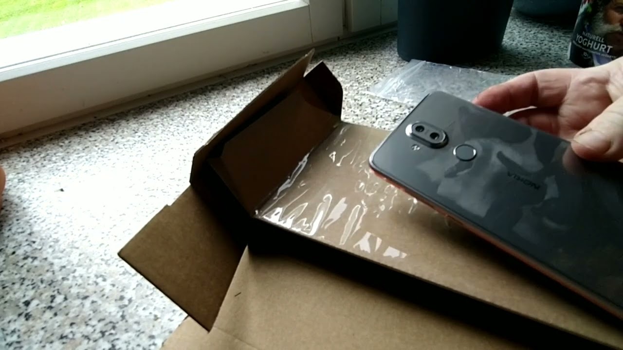 Pakasterasioita ja "uusi" puhelin