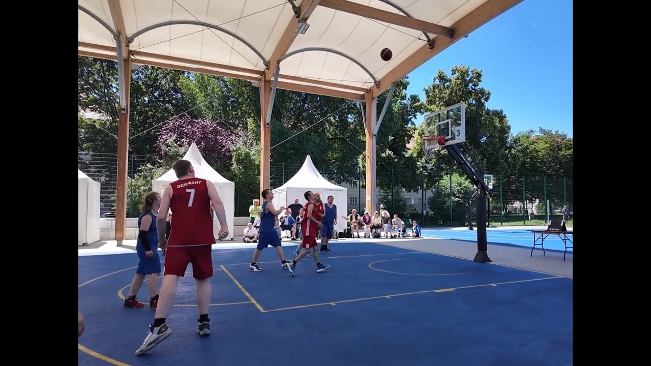 Der Freizeitclub der Lebenshilfe bei der 1. Offenen Deutschen Meisterschaft der in Berlin
