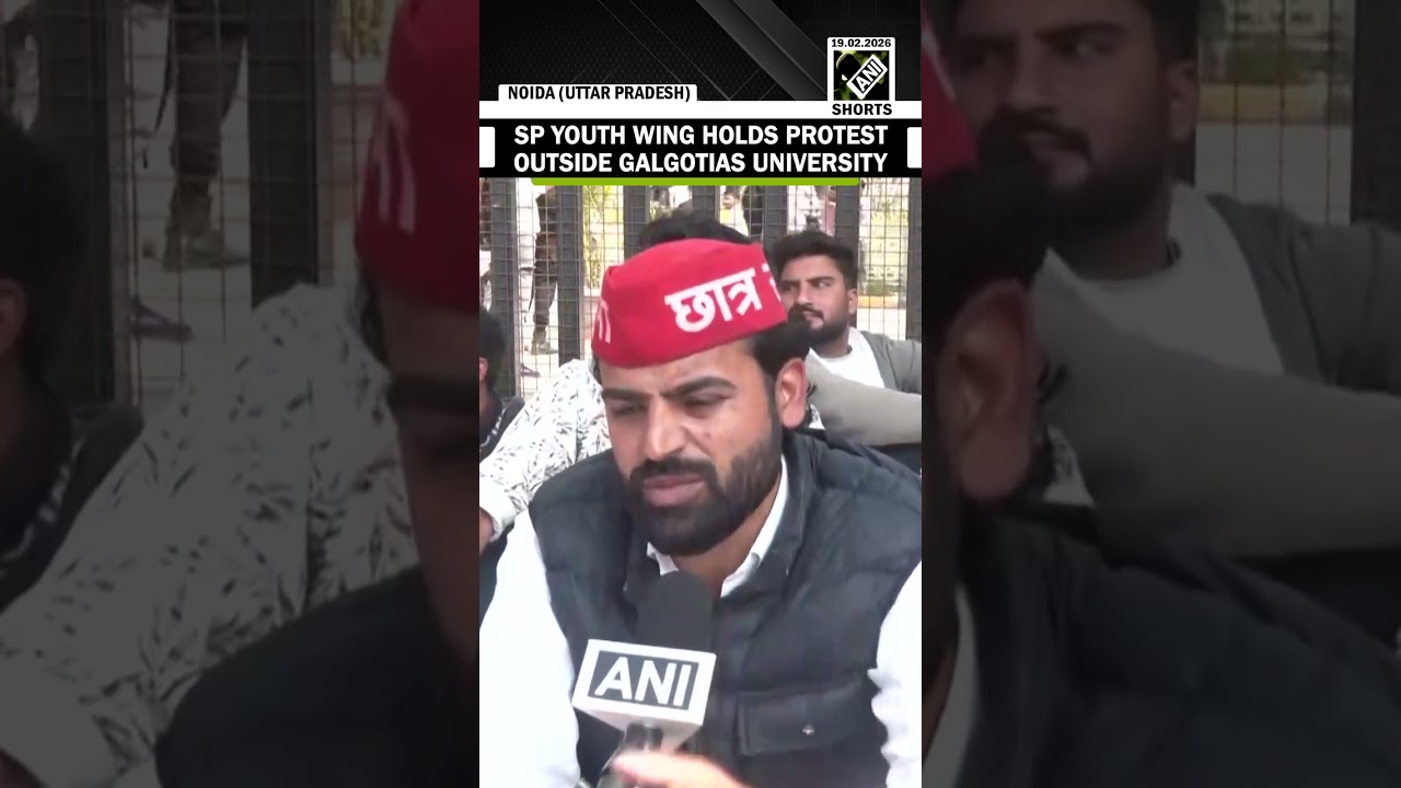 SP Youth wing holds protest outside Galgotias University over &lsquo;Chinese Robodog Row&rsquo;