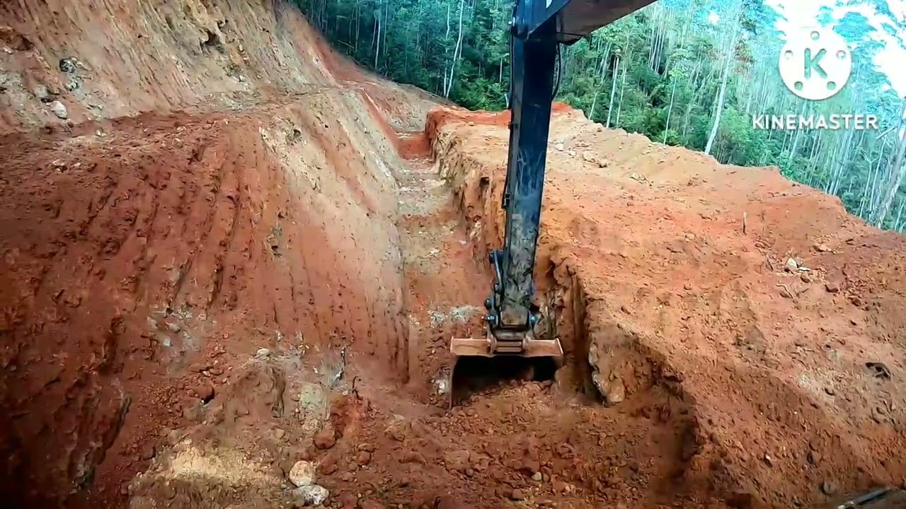 Escavadeira fazendo rampa riscada.... dicas..