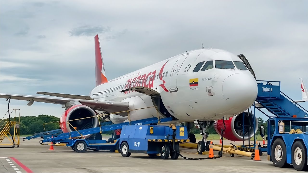 Vista de CABINA! Avianca A320 | Medellín - Montería [FLIGHT REPORT]