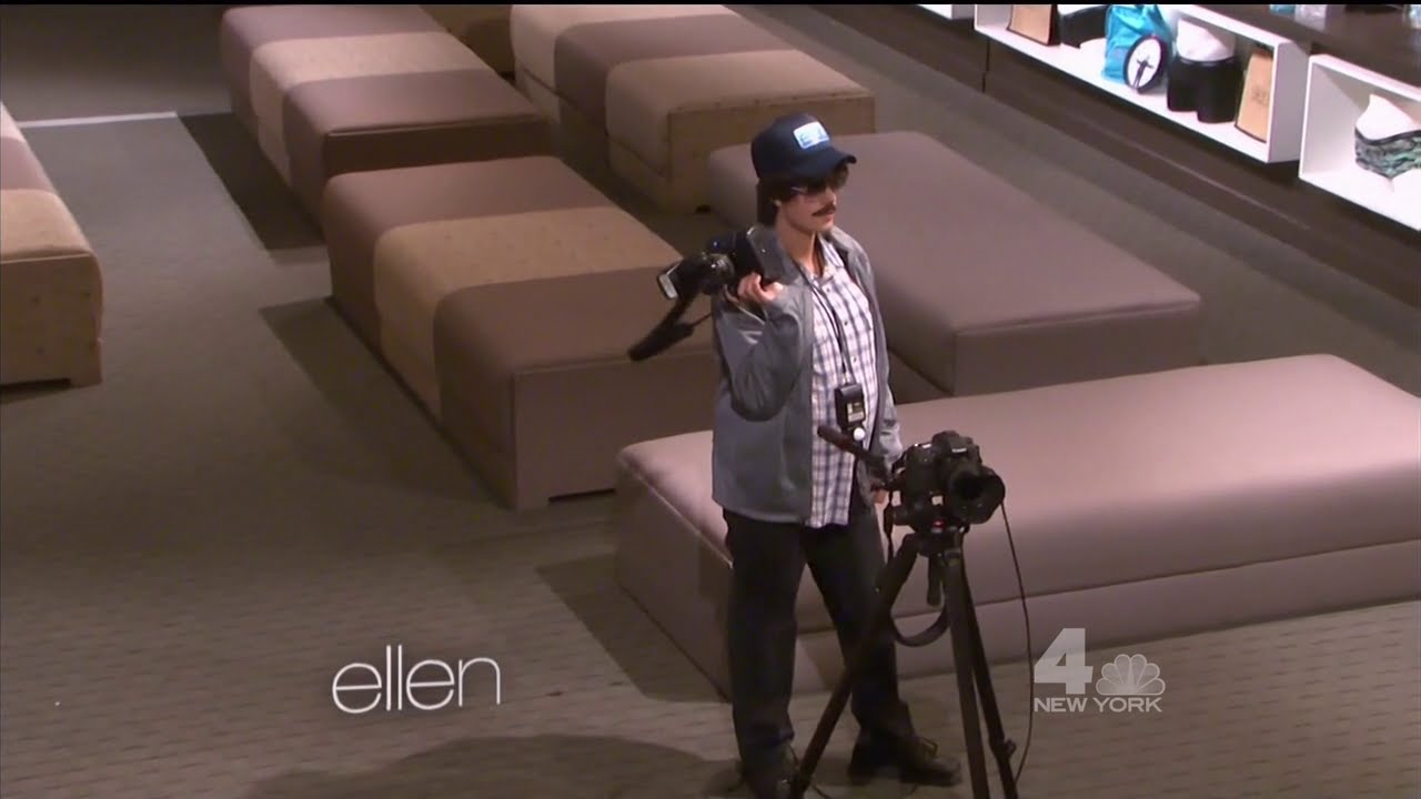 Justin Bieber posing as a photographer Prank on The Ellen DeGeneres Show - September 15, 2015