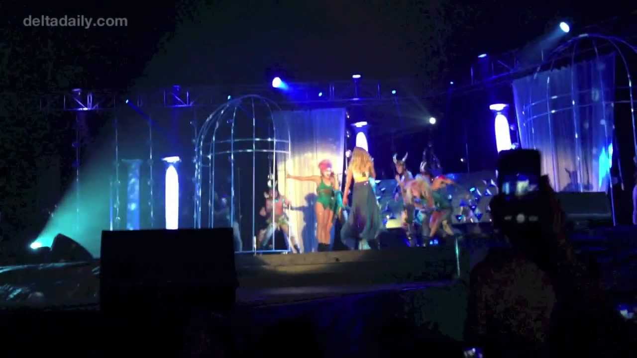 Delta Goodrem - Mardi Gras / Mardigrasland 2013 - Megamix