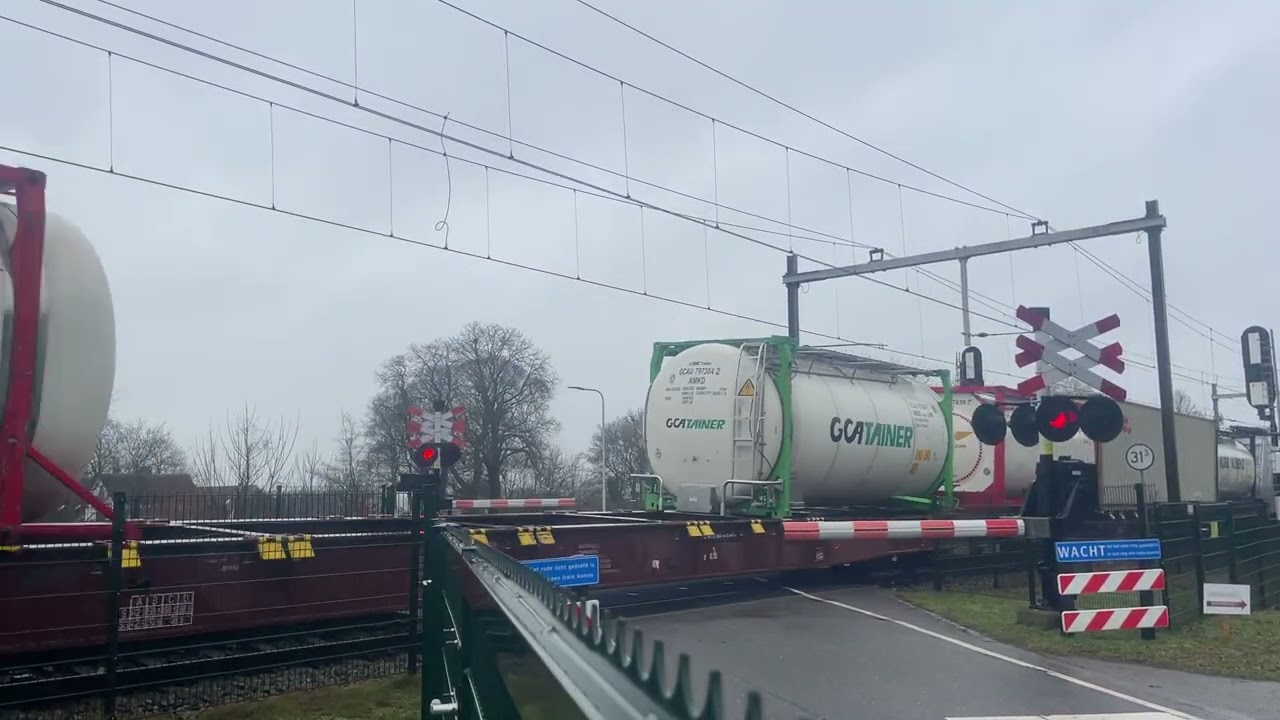 Spoorwegovergang Eefde // Dutch railroad crossing