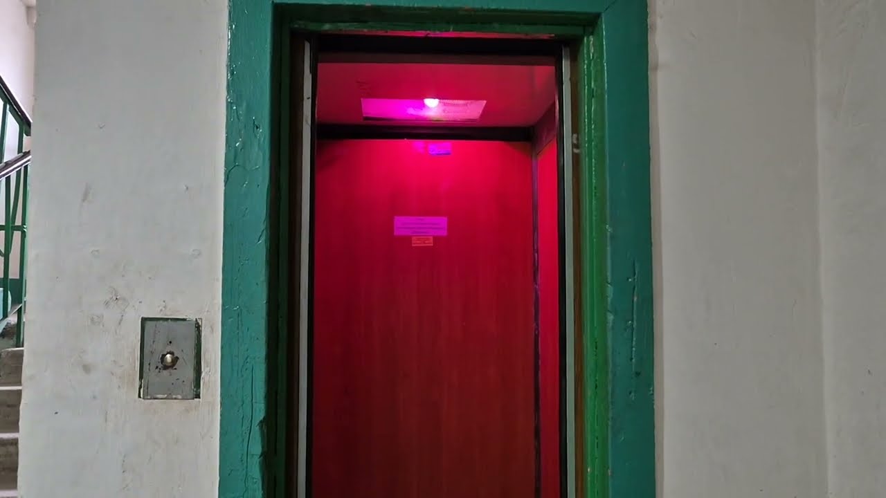 🩷 Розовый свет | Лифт МЛЗ &asymp;1973 г, Г/П 350 кг, V=0,65 м/сек (г. Кривой Рог)