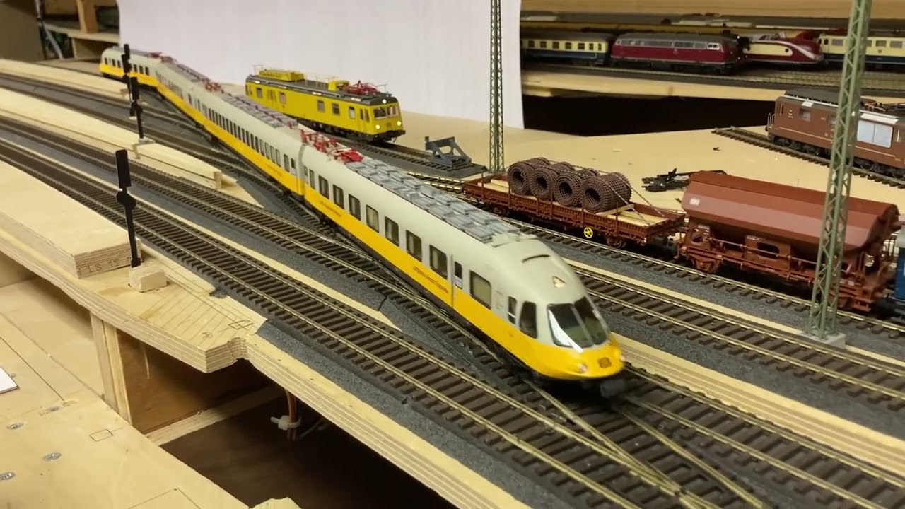 LS Models ET403 Lufthansa Airport Express