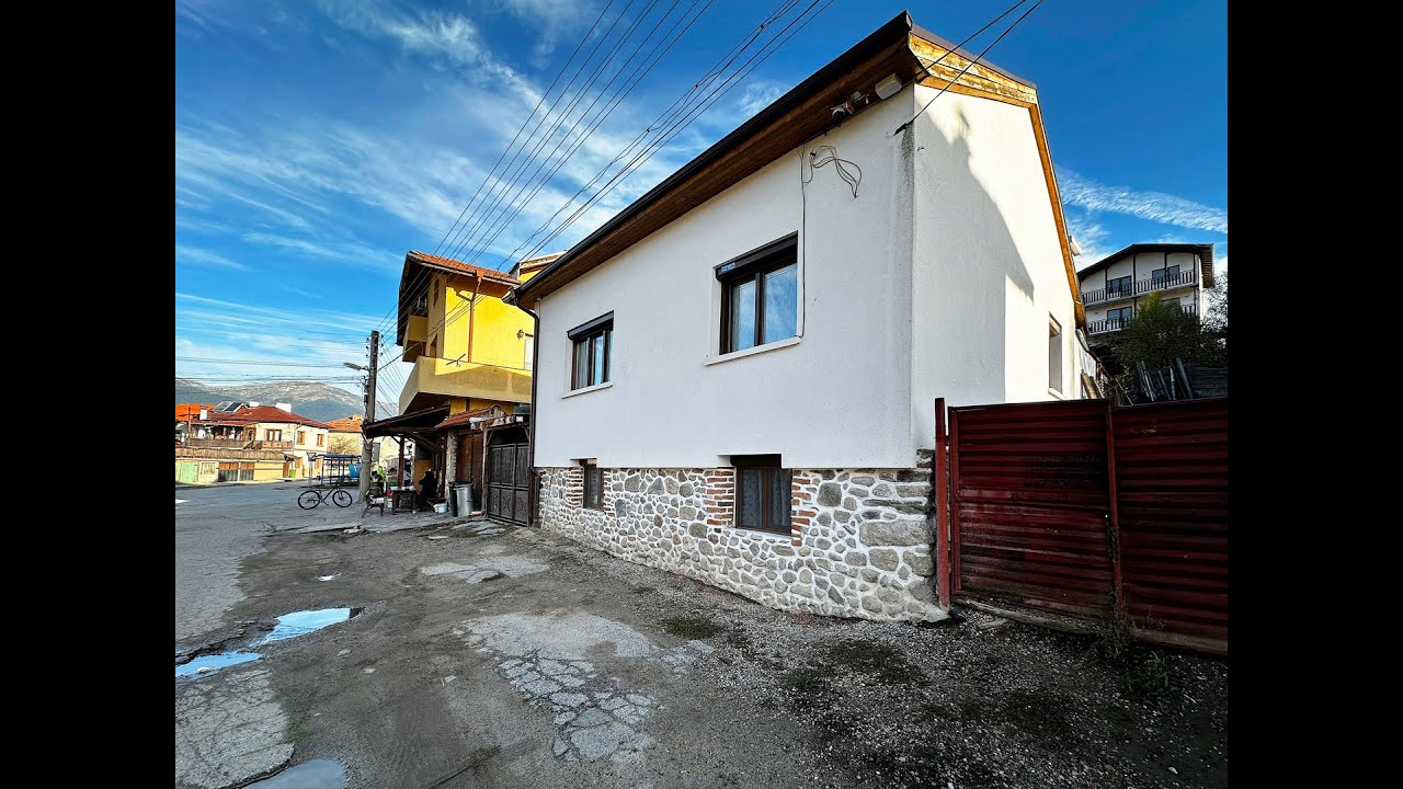 Реновирана къща с 4 спални за продажба в с. Долно Драглище
