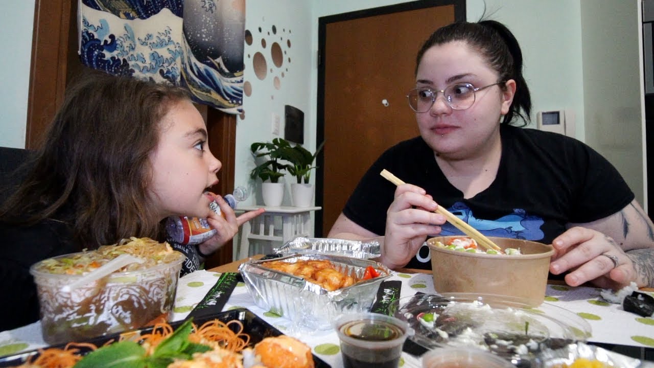 MUKBANG di SUSHI con LARA E ZOE !  chiara paradisi